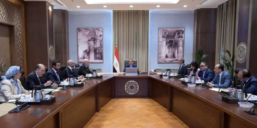مدبولي يجتمع برئيس مجلس إدارة مجموعة 4iG المجرية لتعزيز سبل التعاون المشترك