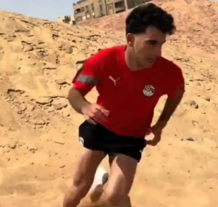 بقميص منتخب مصر.. زيزو يستعد على الرمال بعيدًا عن الزمالك