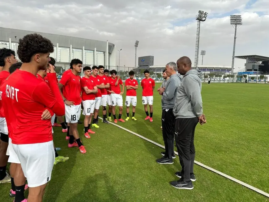أبوريدة يرفع معنويات منتخب الشباب فى التدريب الختامي لمواجهة زامبيا.. واللاعبون يعتبرونها بطولة خاصة