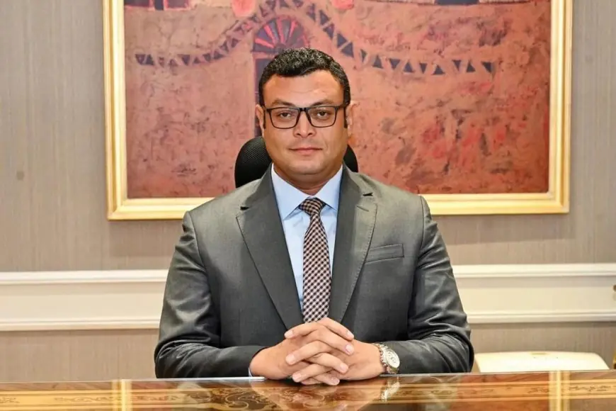 وزير الإسكان يتابع مشروع مستشفى جديد ومجمع ورش حرفية بمدينة العبور