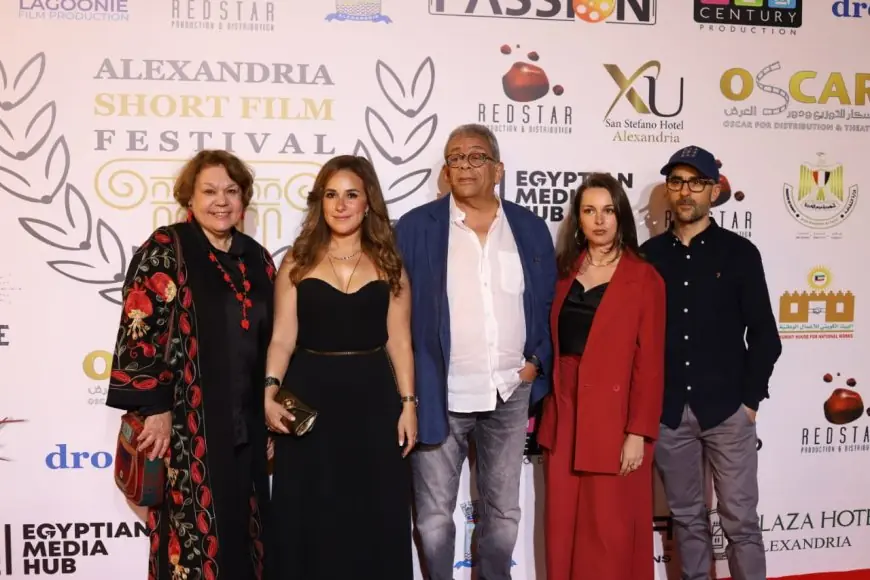 توافد نجوم الفن على السجادة الحمراء بختام مهرجان الإسكندرية للفيلم القصير