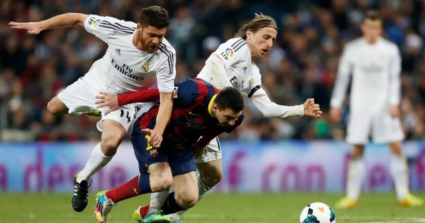 تشابي ألونسو يوجه طلباً غير متوقع لحسم مستقبل زميله السابق مودريتش