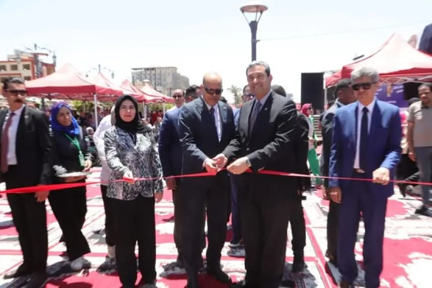 وزير العمل: توفير 1100 فرصة عمل للشباب وتسليم 25 عقدًا لذوي الهمم بدمياط