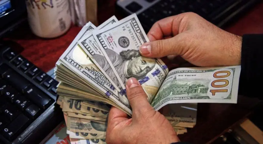 تراجع سعر الدولار في نهاية تعاملات اليوم.. أقل من 50 جنيها