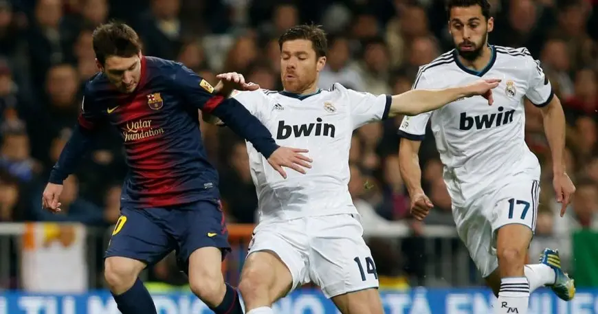 “فطر الكمأة”.. قصة لقب غير تقليدي يرتبط بتشابي في ريال مدريد