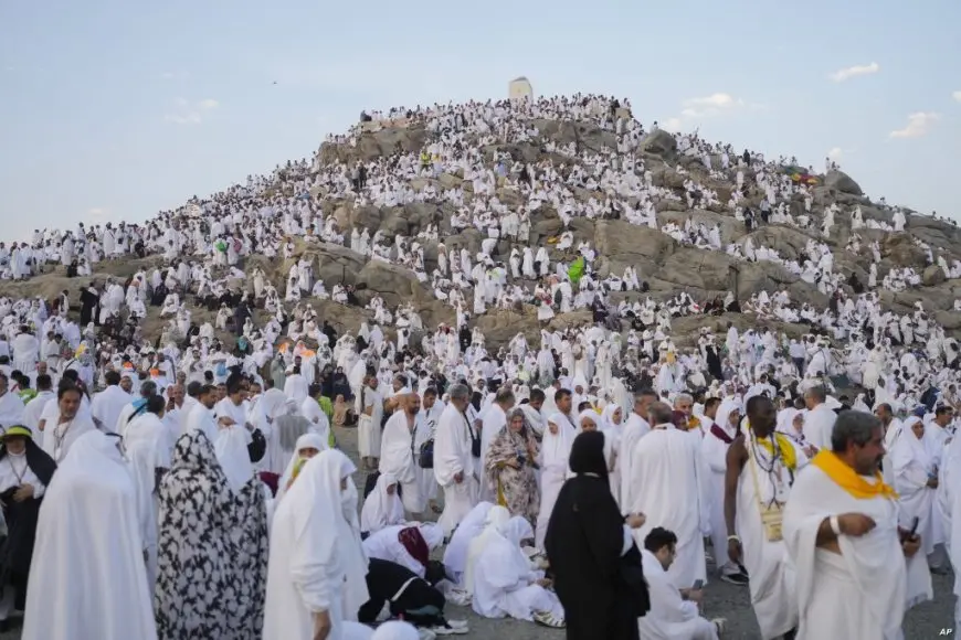نيفين مختار: الدعاء في عرفة خشوع وتذلل.. والتحلل من الإحرام مشروط بهذه الأعمال