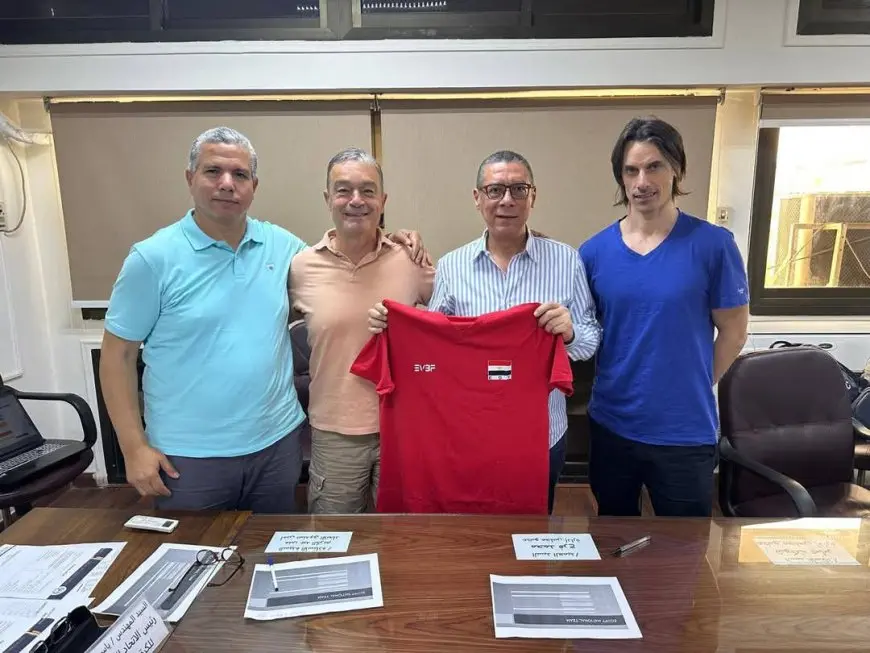مدرب منتخب الطائرة: أسعى لتحسين تصنيف الفراعنة.. ولا أسمح بالتدخل في اختيارات القائمة