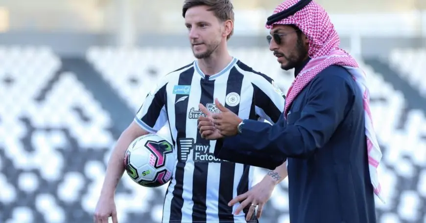راكيتيتش لـ”MasrOnlin”: حفاوة السعودية لا تُضاهى وأدعو مودريتش للانضمام إليها