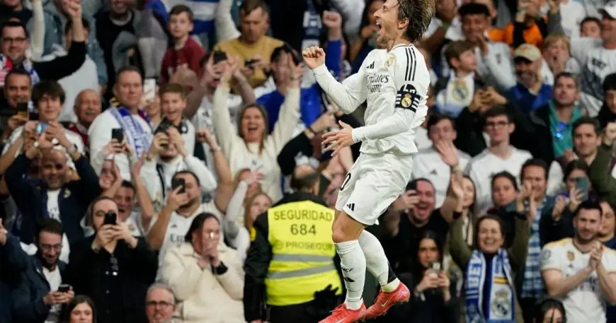 مودريتش.. من “أسوأ صفقة” إلى أسطورة في ريال مدريد