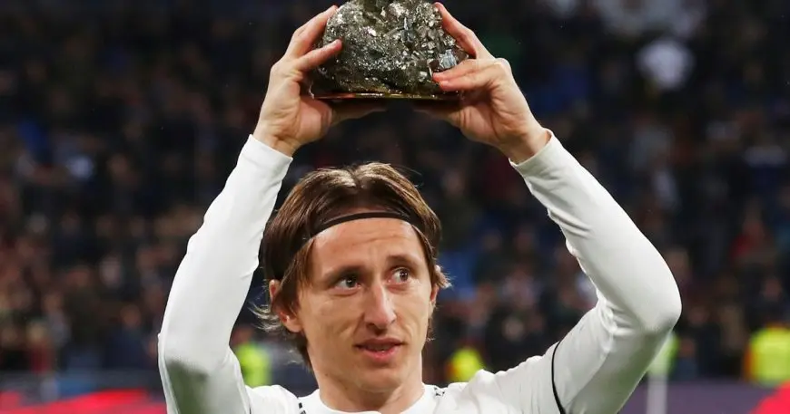مودريتش يطلب المساعدة من تشابي ألونسو وريال مدريد يرفض بقاءه