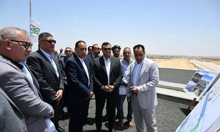 رئيس الوزراء يتابع موقف المشروعات الجارية بمنطقة الحزام الأخضر