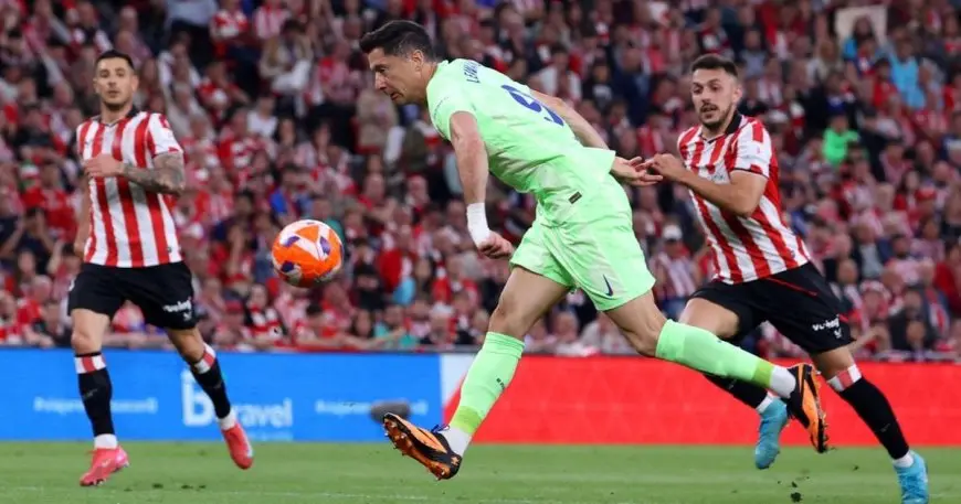 ليفاندوفسكي يسجل 100 هدف مع برشلونة أسرع من ميسي