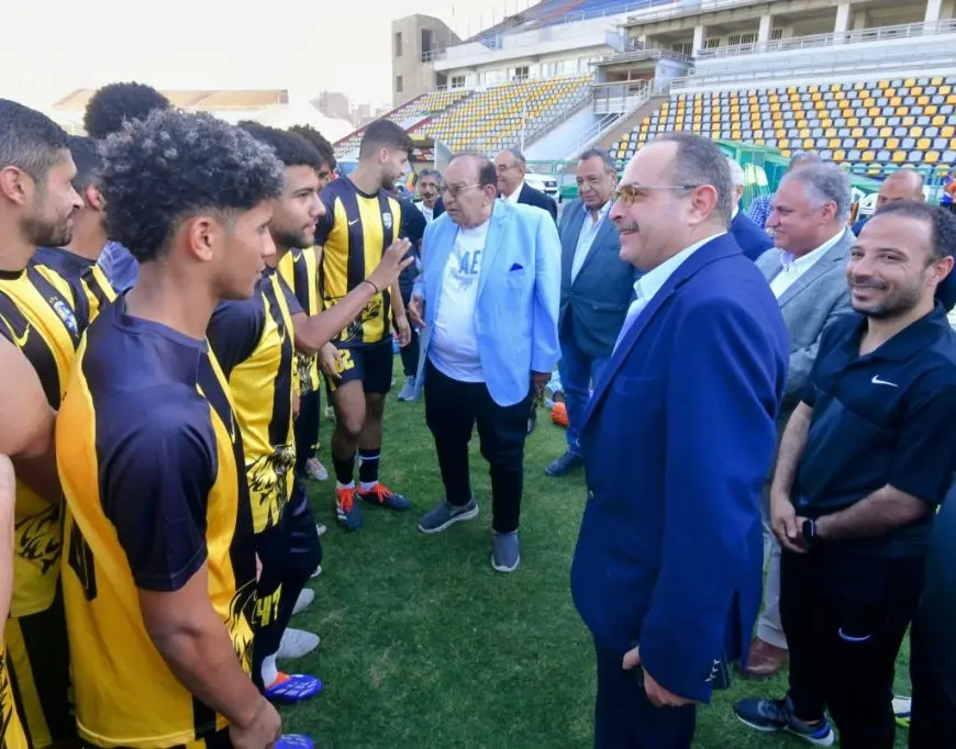 رئيس شركة المقاولون العرب يهنئ فريق الكرة بالعودة السريعة للدوري الممتاز