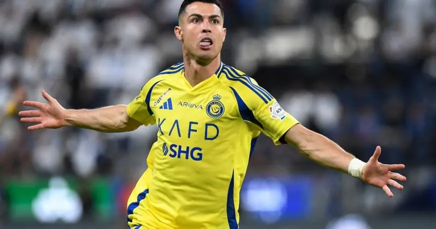 كريستيانو رونالدو يتوج بجائزة الحذاء الذهبي في الدوري السعودي